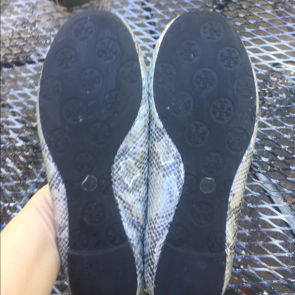 Tory Burch snake skin revas size 7.5 GUC - Picture 7 of 7